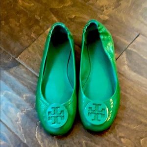 Tory Burch Green 8.5 m flats gently used